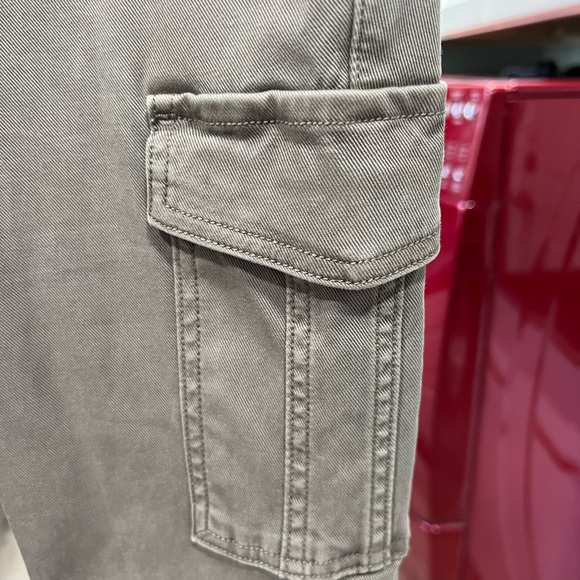 SPANX Twill Ankle Cargo Pant - Picture 8 of 8